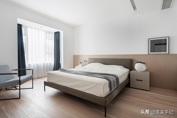 堅持極簡主義的浙江夫婦，把家裝修得一塵不染，透著骨子裡的高階