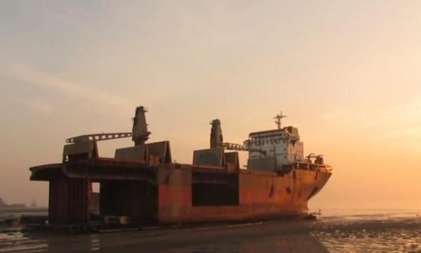 是興國產業還是“吃人”？進口拆船業的背後，是幾萬工人的血淚