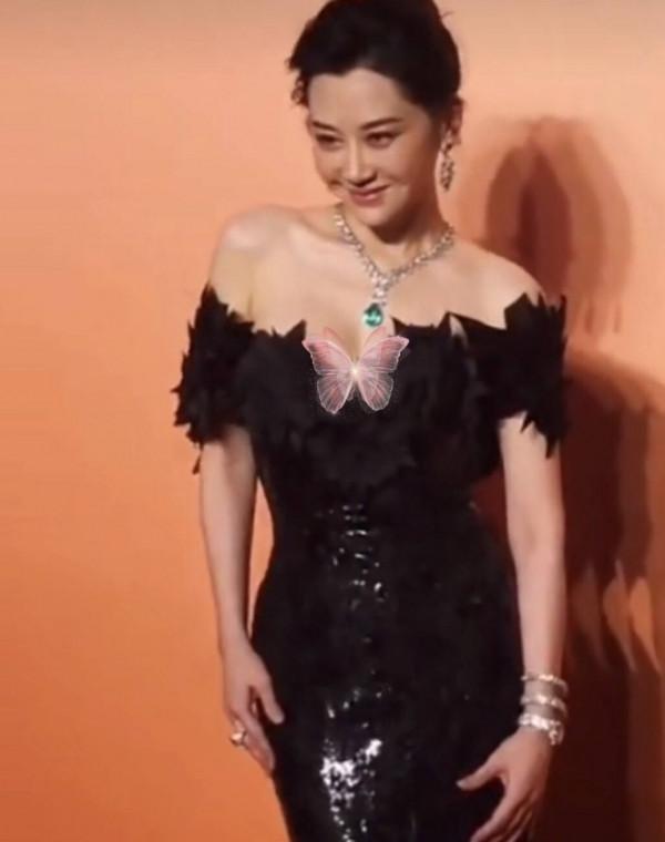 凹凸不平、眼睛擠成一條縫,“發麵饅頭”臉毀了多少高顏值明星? 凹凸不平、眼睛擠成一條縫,“發麵饅頭”臉毀了多少高顏值明星?