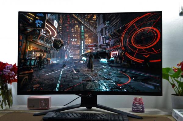 顯示器真香系列：HKC SG32QC，144Hz高刷+1500R曲率，親測它的魅力