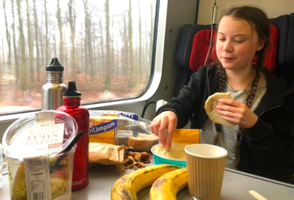 “環保少女”又作妖了？帶著粉絲大鬧氣候峰會，只因未受邀請