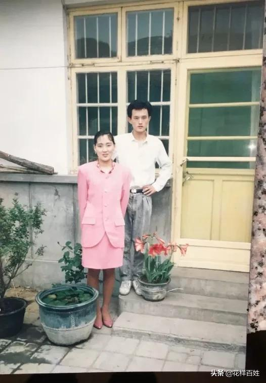 媽媽年輕時的顏值,驚豔了歲月,穿搭比我們更時髦 媽媽年輕時的顏值,驚豔了歲月,穿搭比我們更時髦