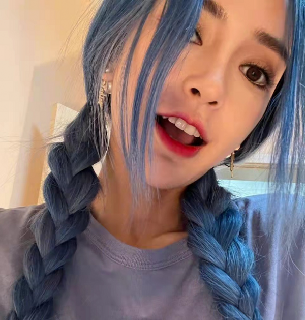 女星藍髮有多驚豔？熱巴御姐範鞠婧禕溫柔風，楊穎化身絕美人魚