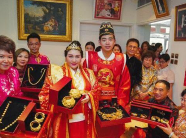 東北小夥辛奇隆：21歲迎娶賭王千金，500萬聘禮，卻換來14億嫁妝