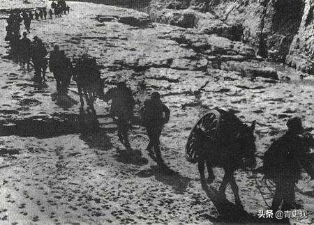 1940年，日軍大隊包圍八路軍主力團，團長卻嚴令不能開槍作戰