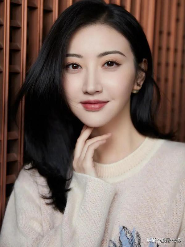 景甜：長裙飄逸更迷人