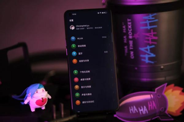 「圖賞」OPPO Reno 7 Pro 英雄聯盟手遊限定版