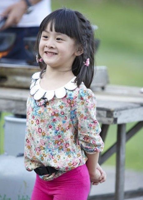 《爸爸去哪兒》8年了，10位女娃變化大，有人進入變美尷尬期