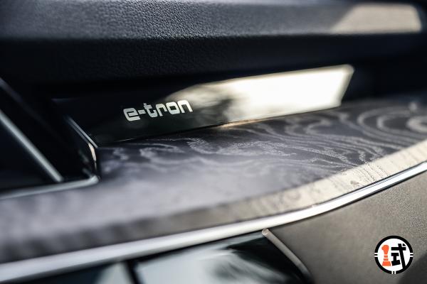 百年後的觸電新生，奧迪決定玩點不一樣的丨新試角