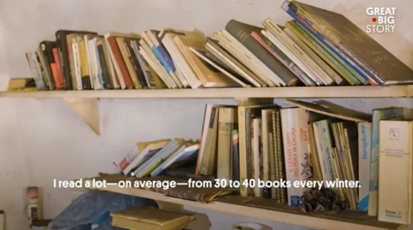 82歲老人孤島獨居30年,被迫回到群體生活,重逢舊情人 82歲老人孤島獨居30年,被迫回到群體生活,重逢舊情人