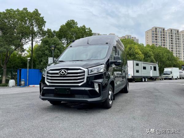 外觀沉穩低調,內飾出口工藝搭配航空座椅即豪華更舒適 外觀沉穩低調,內飾出口工藝搭配航空座椅即豪華更舒適