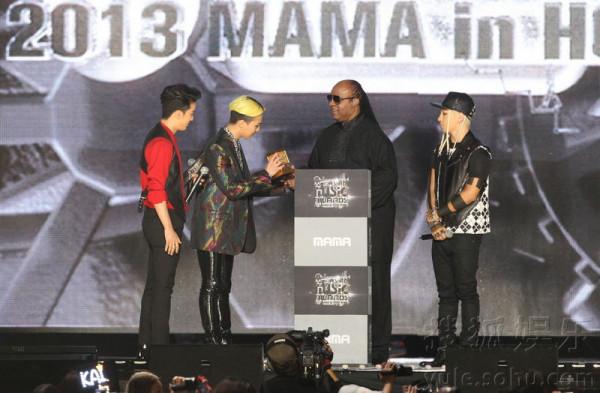 MAMA投票涉嫌辱華，20多家韓糰粉絲停止投票抵制，錯誤並非第一次