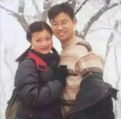 “老實人”王迅:拋棄糟糠妻,娶小18歲嬌妻,前妻去世被罵上熱搜 “老實人”王迅:拋棄糟糠妻,娶小18歲嬌妻,前妻去世被罵上熱搜