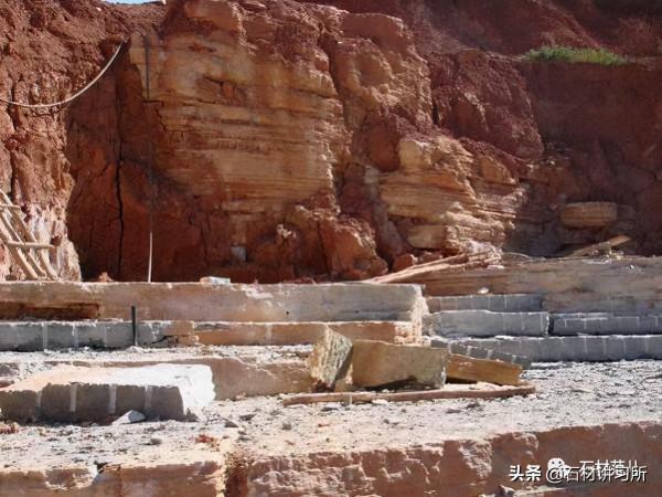 &OpenCurlyDoubleQuote;石頭寨&rdquo;裡看石頭