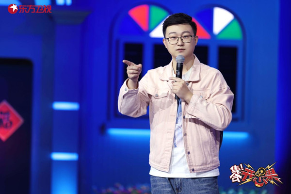 在《集合！開心果》中，這位聾啞女孩的“元宇宙”單口喜劇感動全場