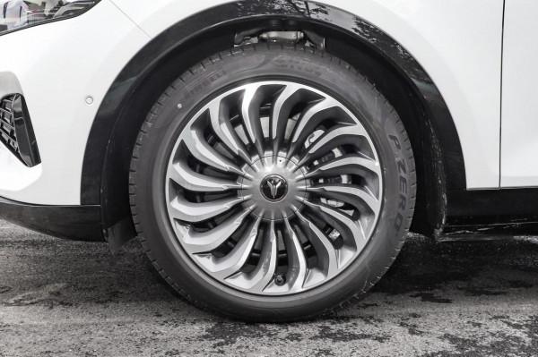 想買安靜舒適的5座SUV，可以看看這兩款，安全、動力強、空間大