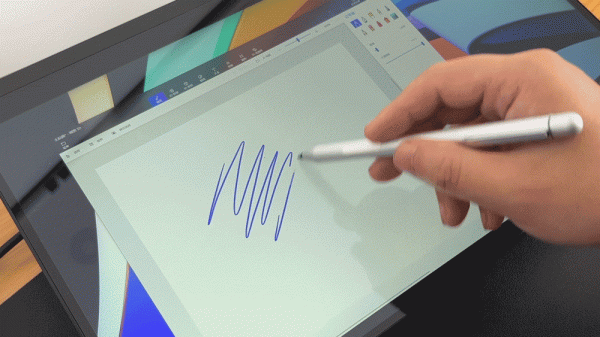 在車上也能玩PS遊戲主機？論便攜屏的奇葩用法，網友：腦洞大開