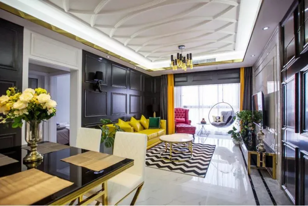 小戶型也能駕馭輕奢風，配色豔而不俗，黃銅+大理石高階感爆棚