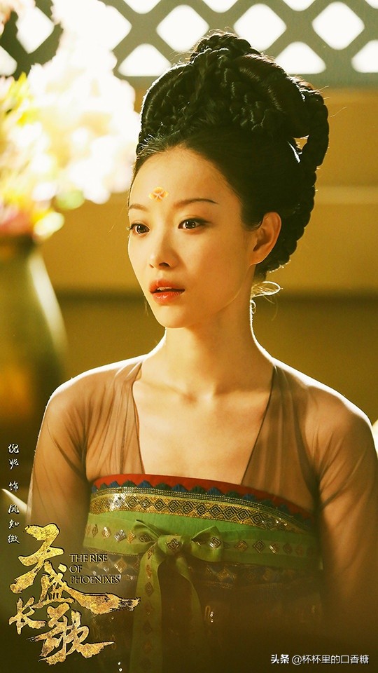 10位85後女星首部古裝造型！趙麗穎青澀甜美、楊冪靈動可愛