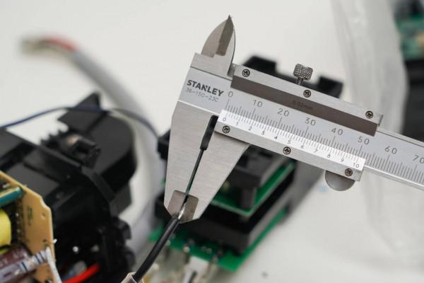 桌面島臺必裝的升降插座怎麼買？硬核拆解橫評公牛愛瑞堡等6款