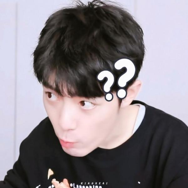 這是誰家的小可愛明明是小熊貓還沒睡好就被拉起來吃飯,你們壞懷 這是誰家的小可愛明明是小熊貓還沒睡好就被拉起來吃飯,你們壞懷