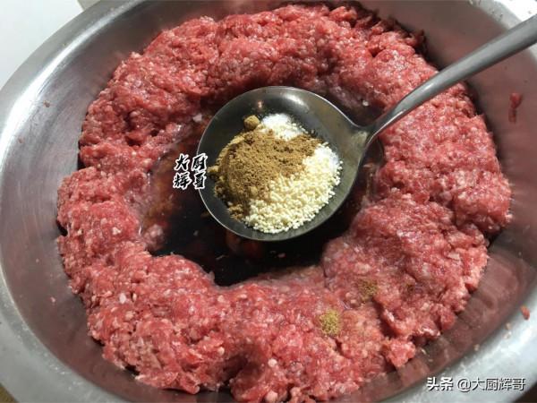 冬至將至，大廚教你調餃子餡的真實做法，牢記“5放3不放”的原則