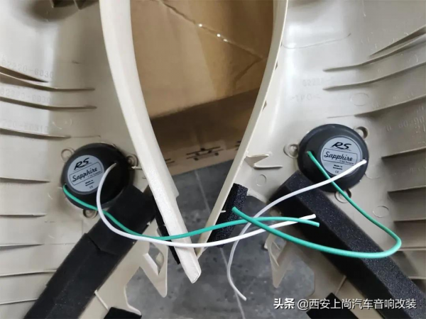 越野硬漢搭配HIFI立體環繞聲讓人意猶未盡，酷路澤升級德國RS音響