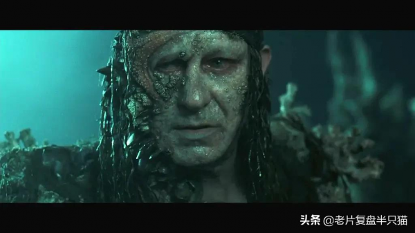 用&OpenCurlyDoubleQuote;人物傳記&rdquo;的方式開啟《加勒比海盜》，電影終於看明白了