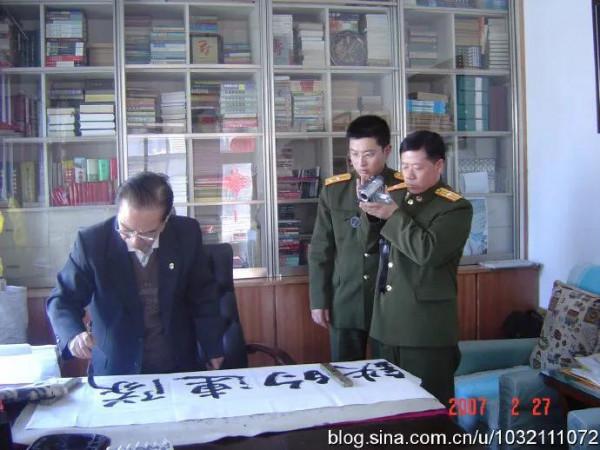 少年軍旅六十年後《尋根》