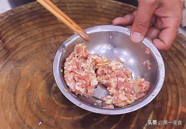 大廚教你做肉末雞蛋羹,注意這四點,蛋羹無蜂窩,嫩滑又鮮香 大廚教你做肉末雞蛋羹,注意這四點,蛋羹無蜂窩,嫩滑又鮮香