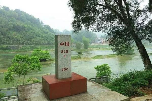 7部評分最高的對越自衛反擊戰電影，每一部都讓人淚目，英雄無畏