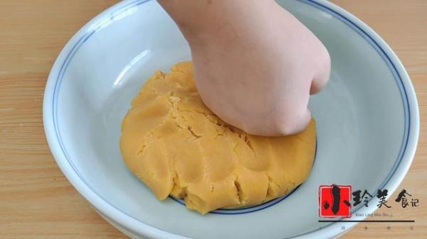 家裡有玉米麵教你做爐果，比桃酥還好吃，入口香酥脆甜，好吃極了