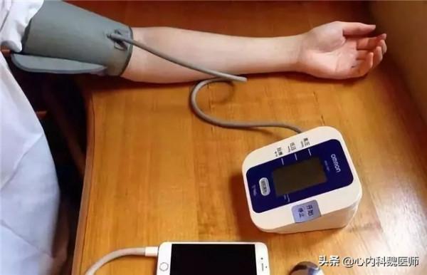 如何正確地在家裡使用電子血壓計？