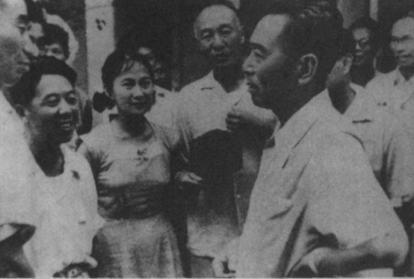 演員金迪：有幸，周總理近10次接見我，後來我52歲建立深圳衛視