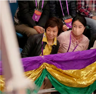 眾冠軍齊聚太少見！40歲郭晶晶穿粉衣太少女，同框大魔王毫不遜色