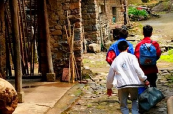 1993年，浙江大姐給落難少年10塊錢，少年尋她20年，拿100萬報恩