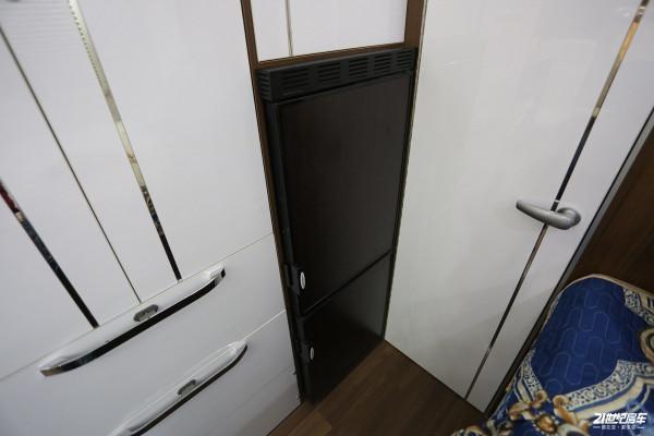 48V能源供給/大空間/水電的房車 法美瑞海角7號後廚房版頗具實力 48V能源供給/大空間/水電的房車 法美瑞海角7號後廚房版頗具實力