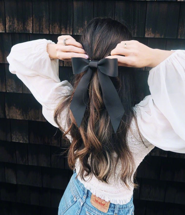 時尚搭配造型也很重要!優雅髮帶造型搭配,學會了氣質瞬間提升 時尚搭配造型也很重要!優雅髮帶造型搭配,學會了氣質瞬間提升