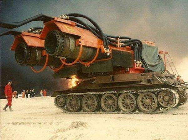 蘇聯怪才設計師的暴力美學：超級前衛科幻的噴氣坦克