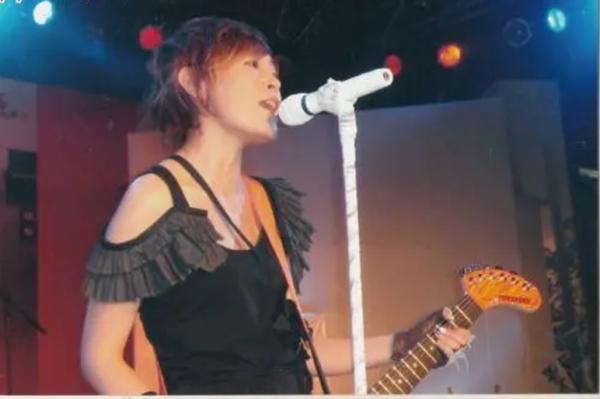 “歌后”陳琳:在前夫生日當天跳樓自殺,她到底經歷了什麼? “歌后”陳琳:在前夫生日當天跳樓自殺,她到底經歷了什麼?