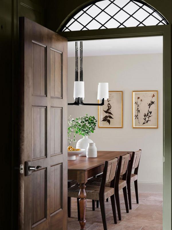 簡潔、寬敞,有木有石頭,地中海風情與經典美式結合的理想居所 簡潔、寬敞,有木有石頭,地中海風情與經典美式結合的理想居所