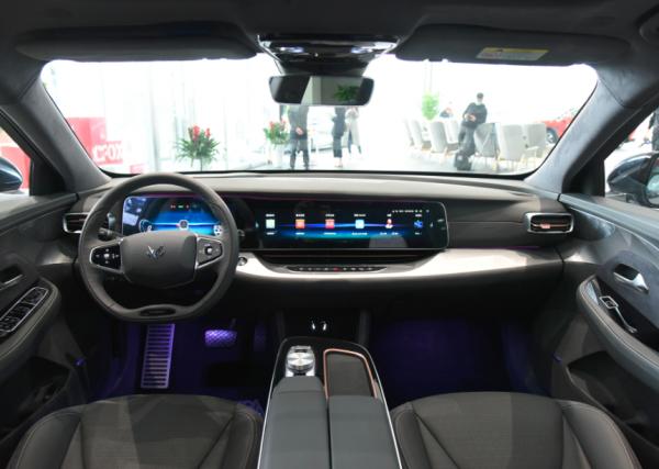 想氣派，這4款純電中大型轎車也值得選，極狐阿爾法S領銜