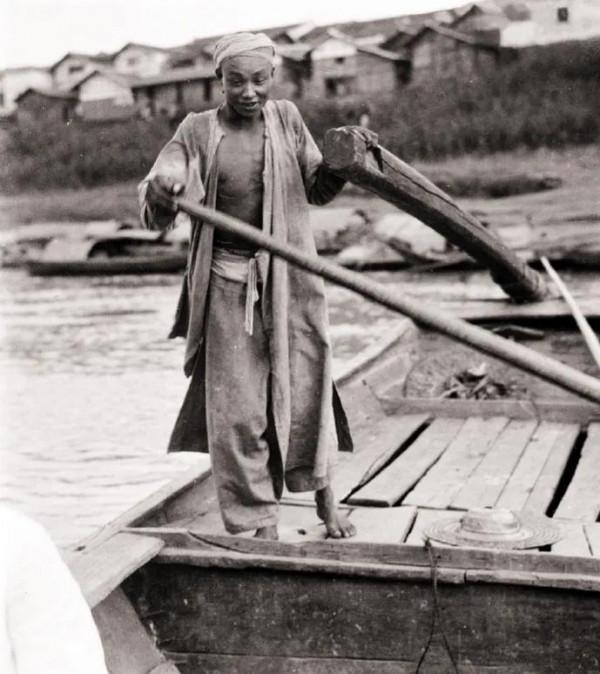 《柏子》：活在底層的男女，直白的&OpenCurlyDoubleQuote;愛情買賣&rdquo;，沈從文太會寫了