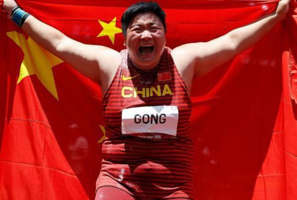 在你我最熟悉的場地，每一滴汗水都是一個故事