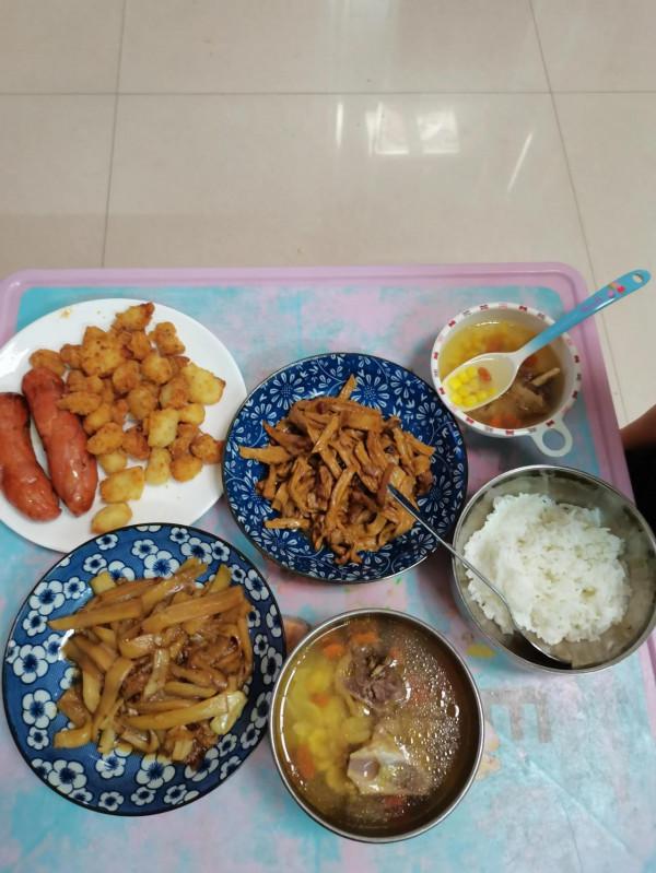 曬一曬最近母女倆偶爾的三餐 曬一曬最近母女倆偶爾的三餐