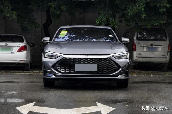 1&period;4L油耗帶四驅，高階旗艦大家轎，不要購置稅還便宜，比亞迪漢DM