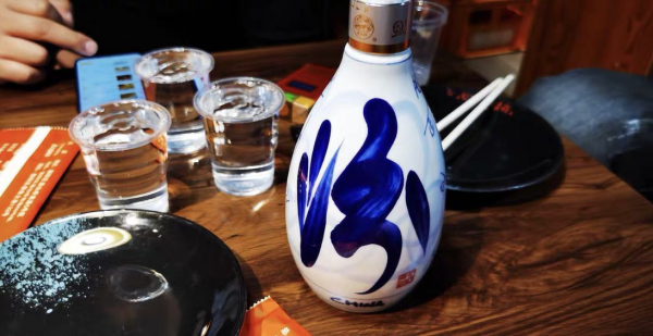 還在為過年選白酒，東奔西走？這6款高中低檔全都有，好喝有面兒