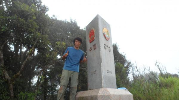 小夥徒步探秘深山三國邊境，險些踏空跌入懸崖，幾乎沒遊客到過