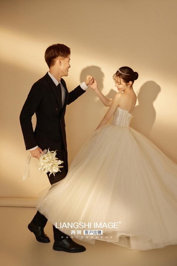 拍了才知道多美的光影婚照，氛圍感直接拉滿