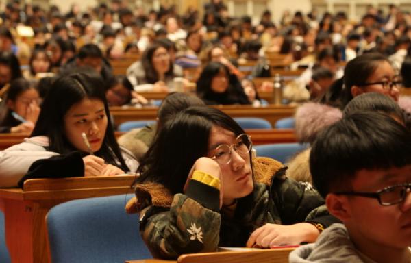 2021年高校出現荒涼場景,直降分數還招不滿學生,原因是什麼 2021年高校出現荒涼場景,直降分數還招不滿學生,原因是什麼